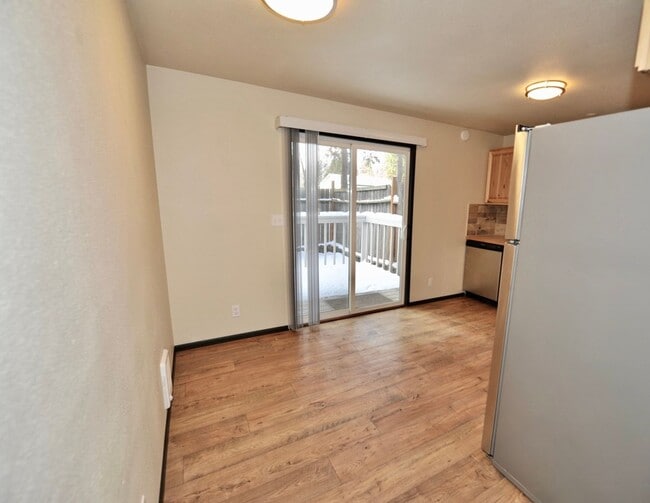 Building Photo - New Remodel 2 bed 1 bath with washer & dryer