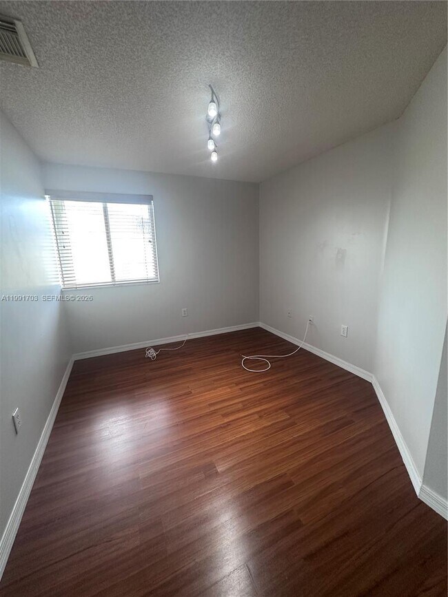 Building Photo - 7464 SW 164th Ct