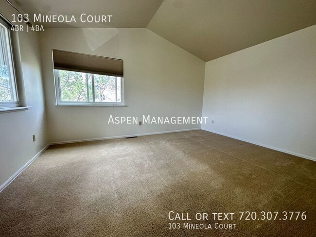 Building Photo - 103 Mineola Ct