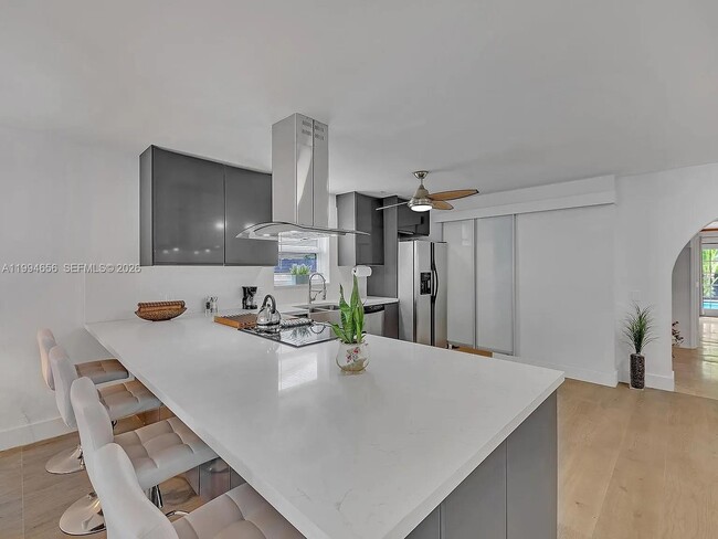 Building Photo - 1143 Lincoln St