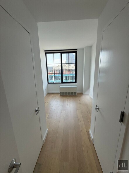 Building Photo - NORTHERN BOULEVARD