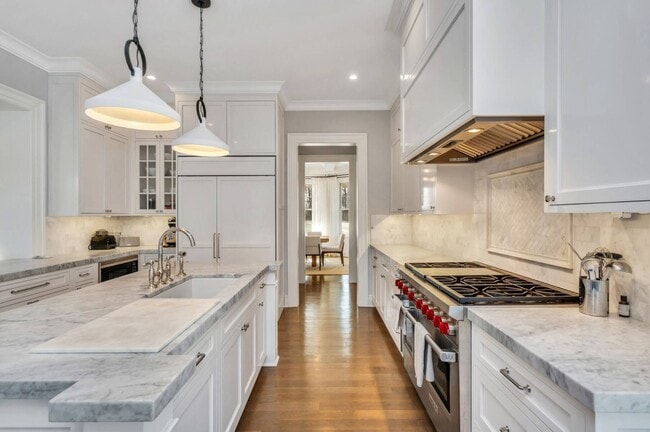 Building Photo - 21 Barn Ln