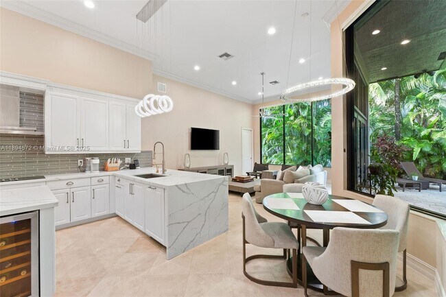 Building Photo - 10775 Blue Palm St