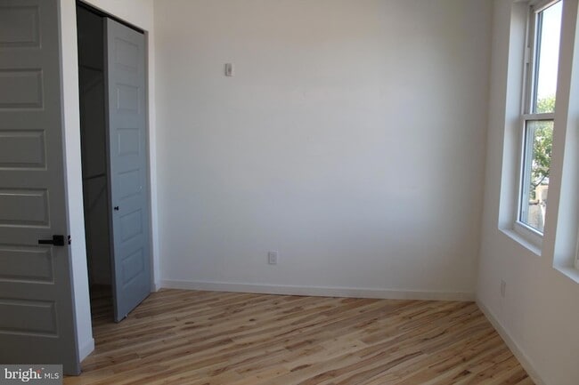 Building Photo - 3017 Ridge Ave