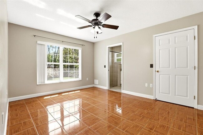 Building Photo - 125 W 5th St