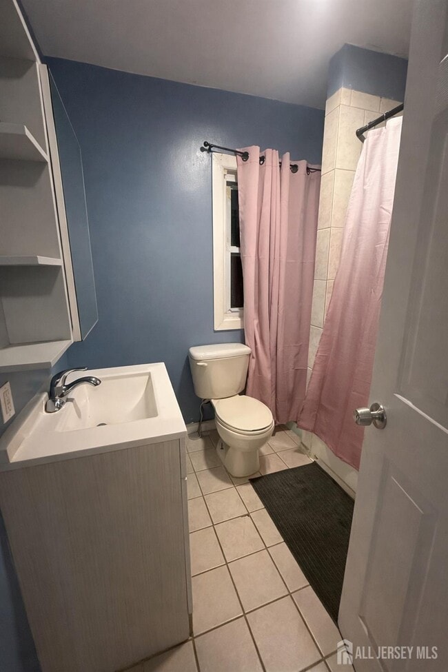 Building Photo - 77 Center St