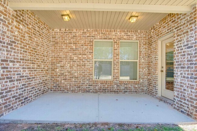 Building Photo - 4865 Spears St