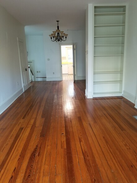 Building Photo - 125 Peyton St