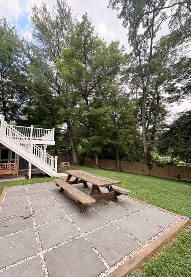 Building Photo - 9714 Admiralty Dr