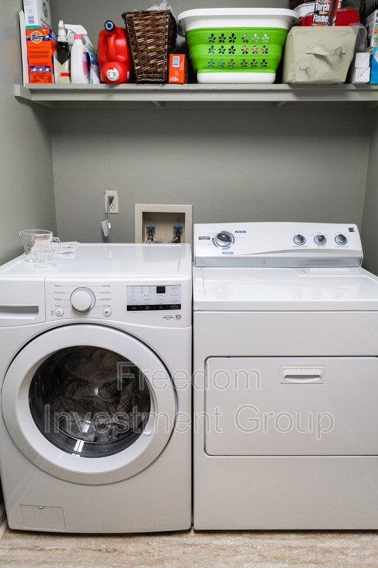 Building Photo - 1000 Harbour Shore Dr