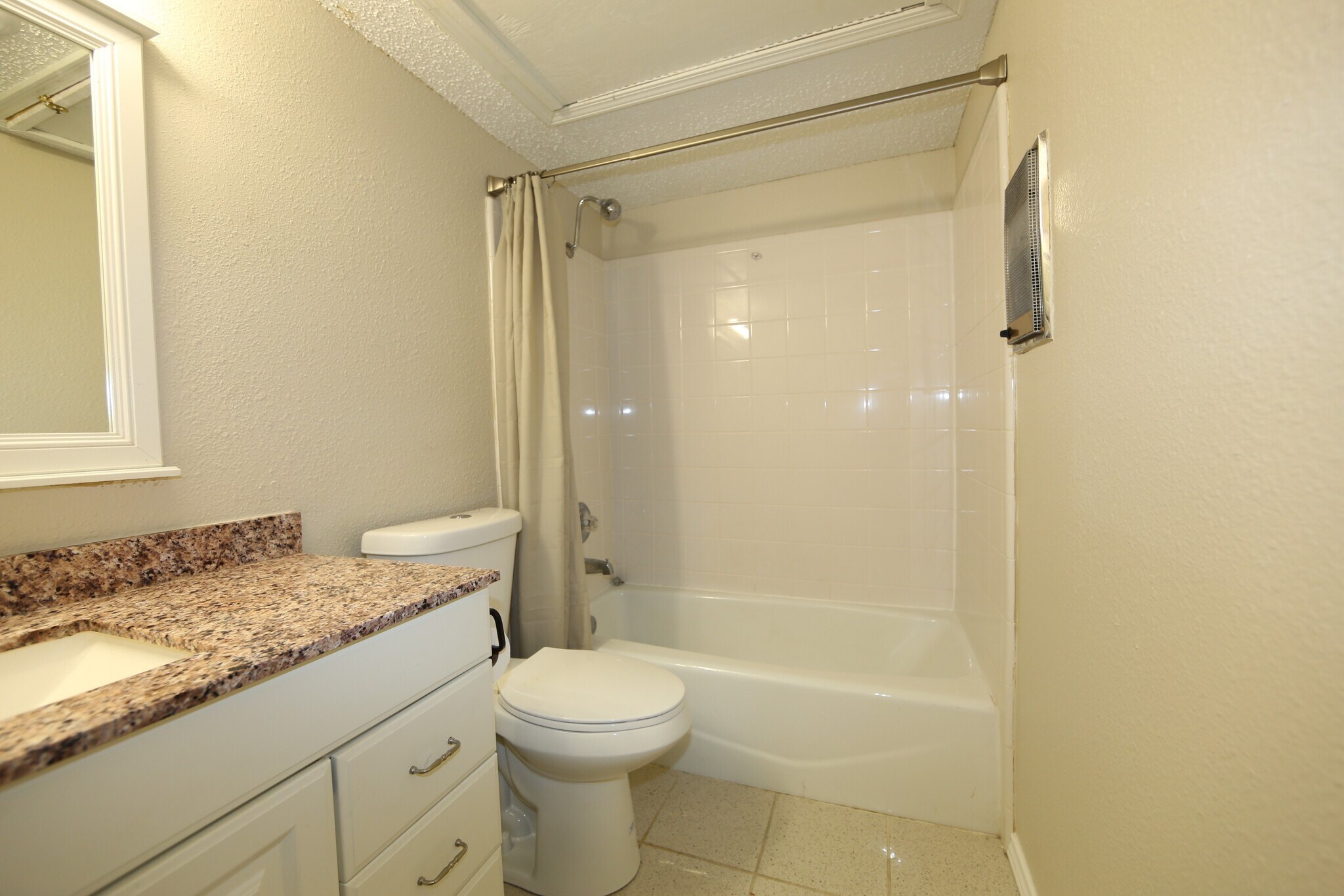 Building Photo - 7727 Meadow Park Dr