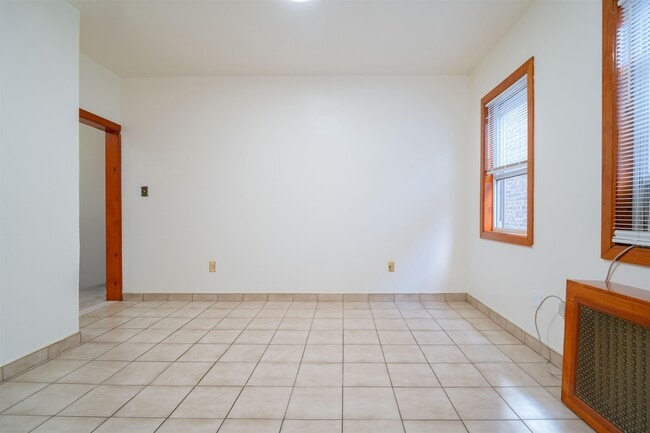 Building Photo - 724 17th St