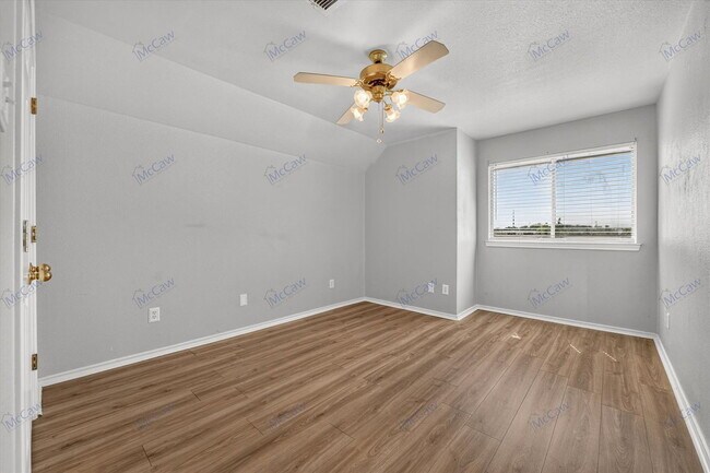 Building Photo - 305 Brazil Dr