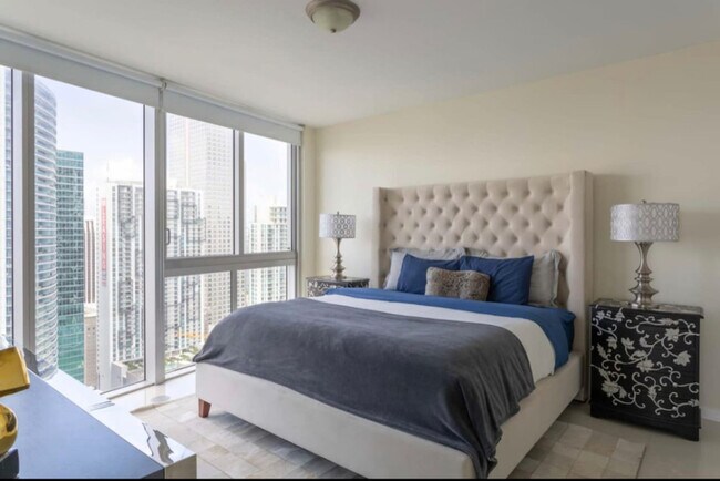 Building Photo - 501 Brickell Ave