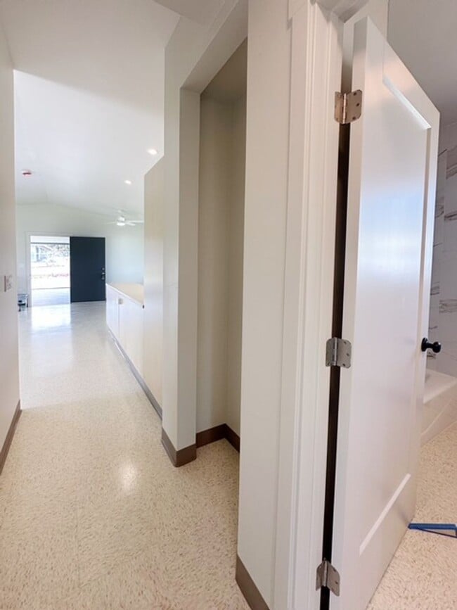 Building Photo - 3br/1ba - Brand-New Rental Home in Ainaloa Subdivision – Available Now!