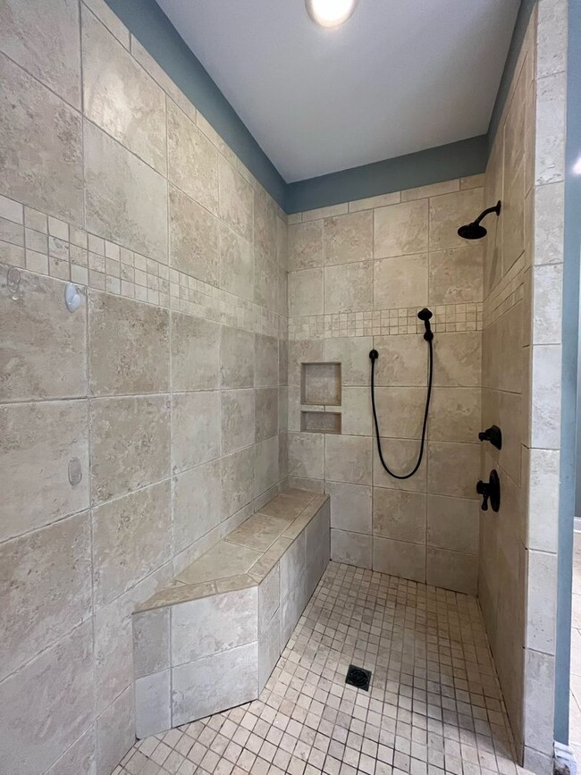 Building Photo - Riegel Pointe