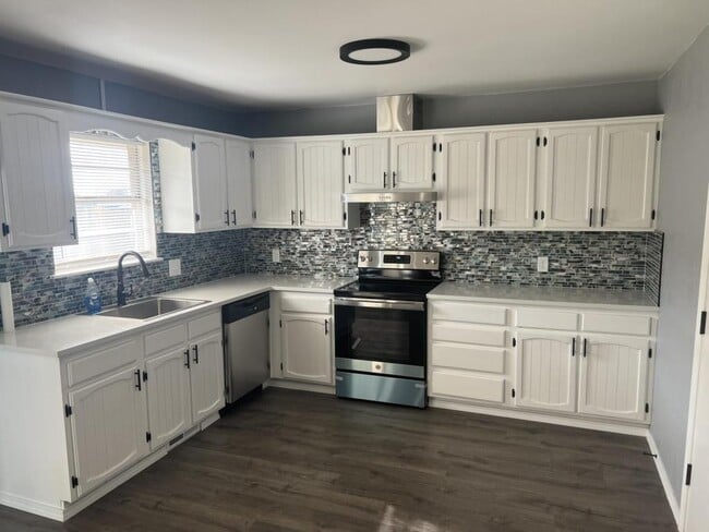 Building Photo - 14106 E 19th Pl S