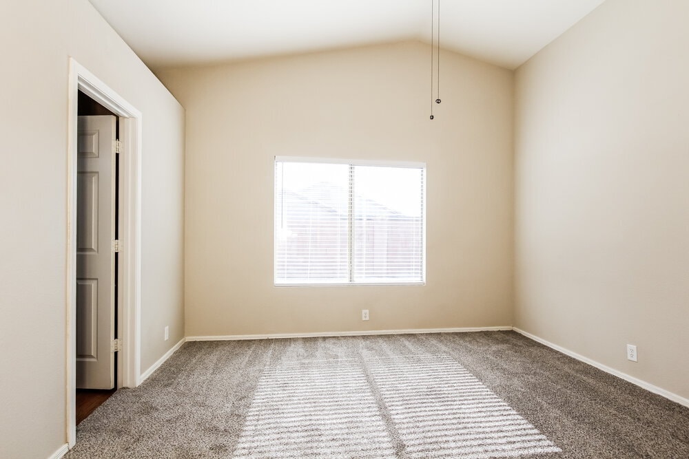 Building Photo - 3319 W Louise Dr