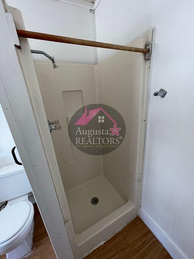 Building Photo - One Bedroom Near ACU!