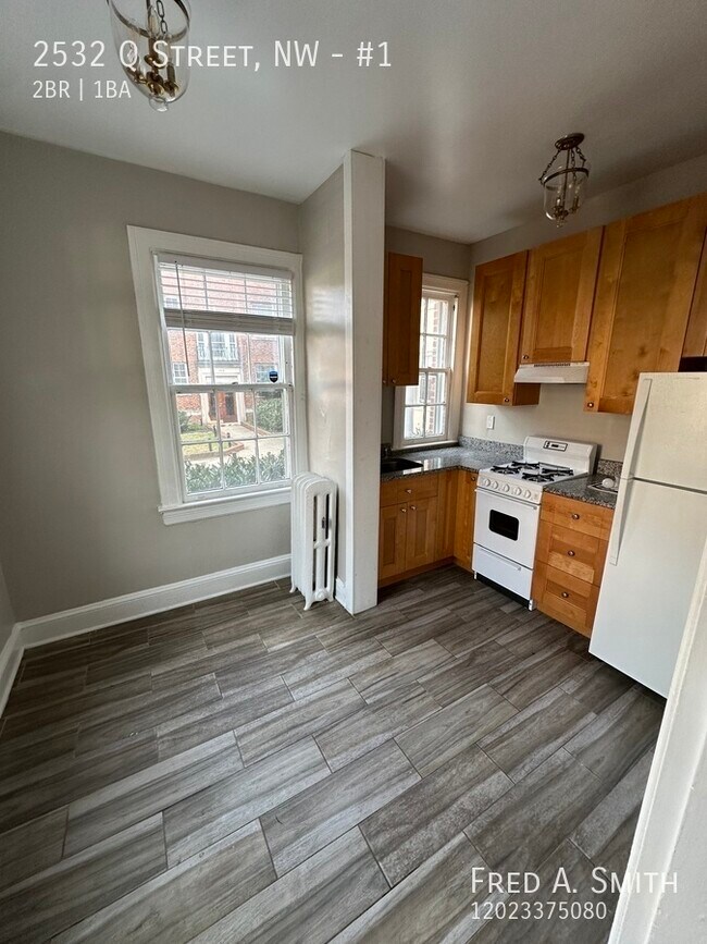 Building Photo - 2532 Q St NW