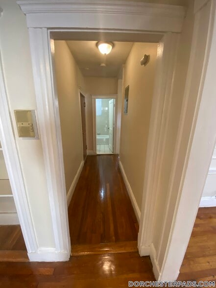 Building Photo - 19 Mora St