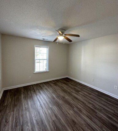 Building Photo - 400 Winners Cir S