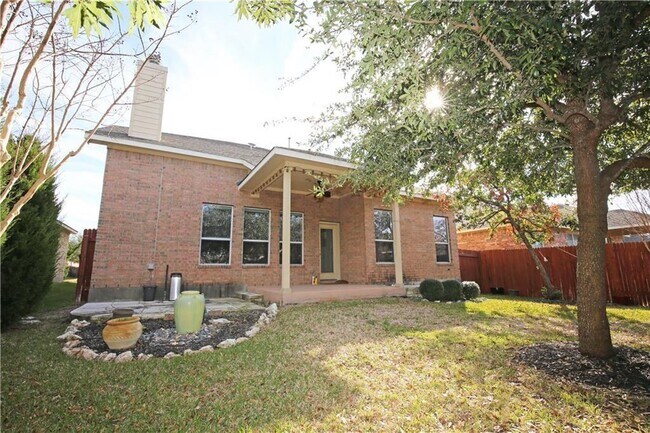 Building Photo - 305 Arrowhead Trail