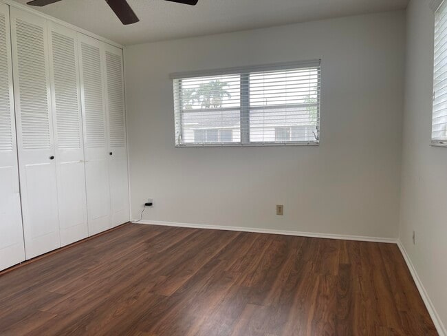 Building Photo - 2731 Emory Dr W