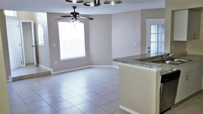 Building Photo - 445 Fountainhead Cir