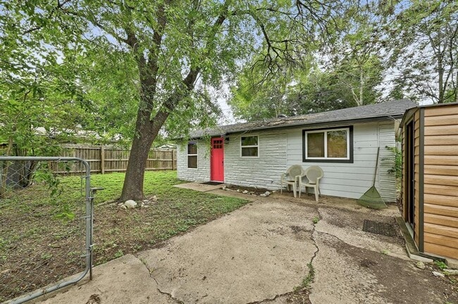 Building Photo - 1711 Brentwood St