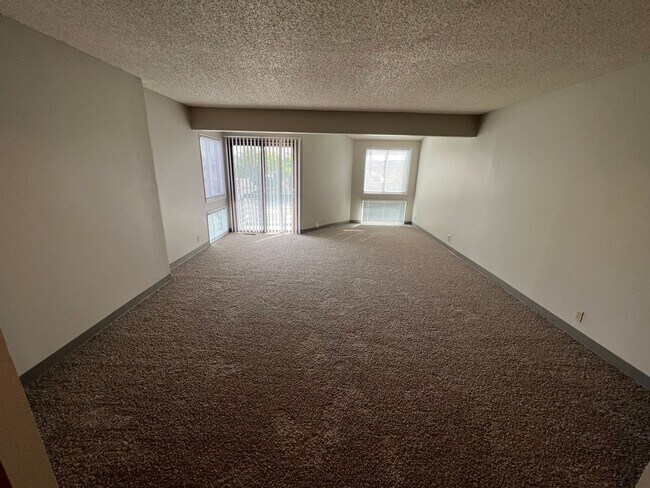 Building Photo - Downtown Apartment with a View