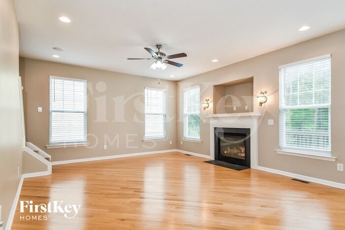 Building Photo - 104 Jamestown Oaks Dr