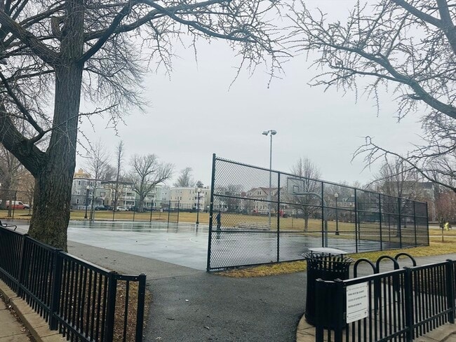 Building Photo - 28 Melbourne St