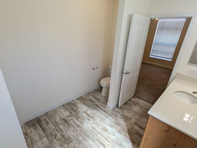 Building Photo - 6855 Equinox Ln