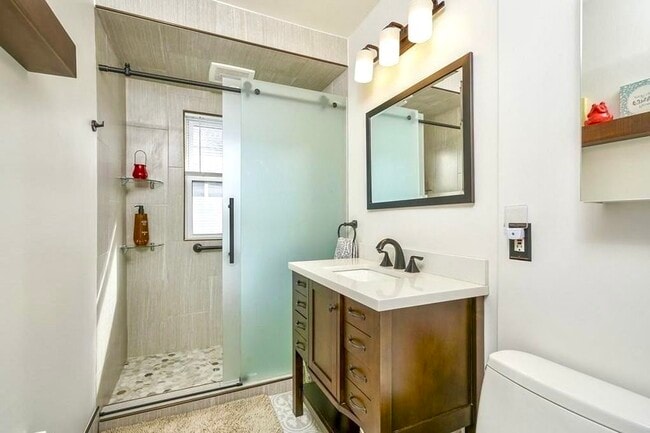 Building Photo - 86 Palfrey Rd