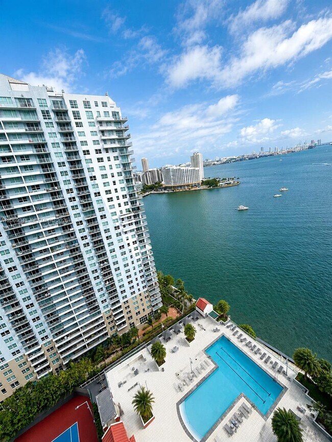 Building Photo - 1155 Brickell Bay Dr