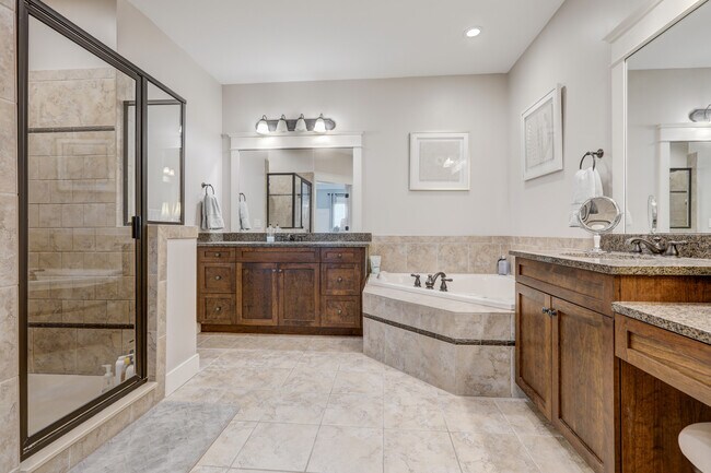 Building Photo - 2114 W Village Xing