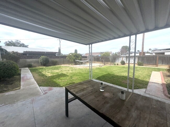 Building Photo - 221 E Griffith Way