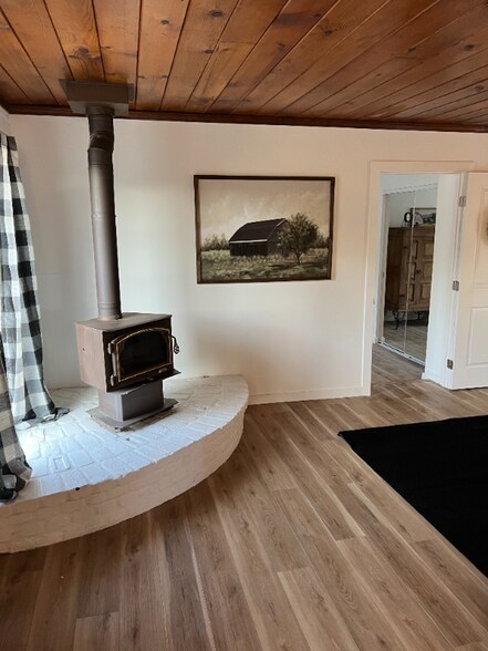 Building Photo - 33574 Washington Dr