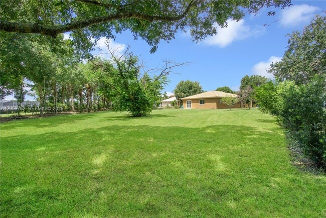 Building Photo - 5603 SE Graham Dr