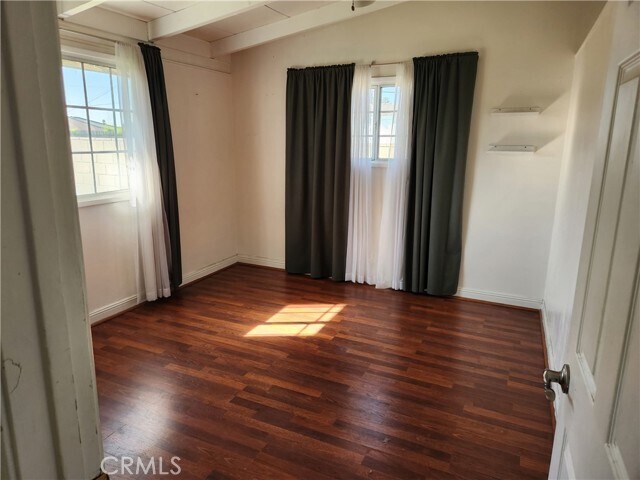 Building Photo - 610 Helensburg St