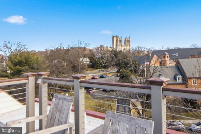 Building Photo - 3051 Idaho Ave NW