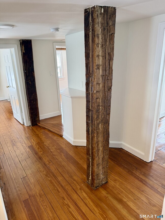 Building Photo - 1185 Linden Ave