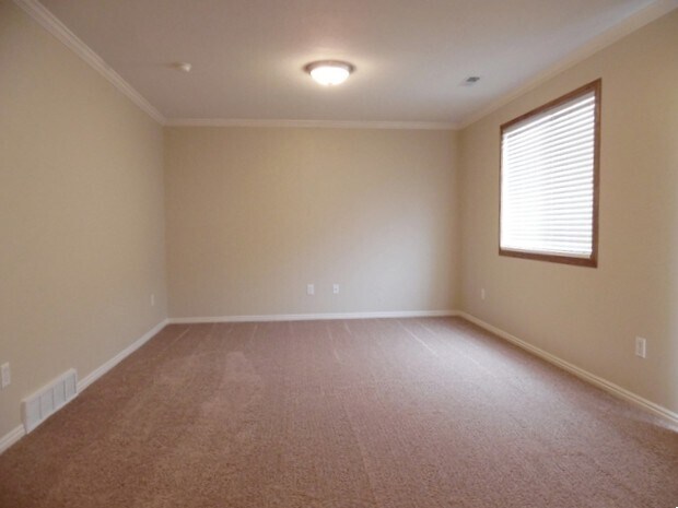 Building Photo - 950 Longleaf Dr
