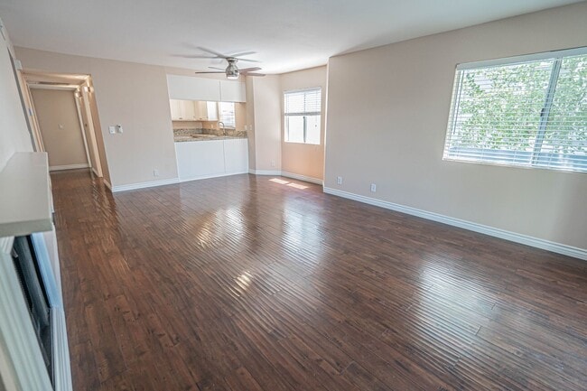 Building Photo - COMING SOON! 3 Bedroom Condo for rent in C...