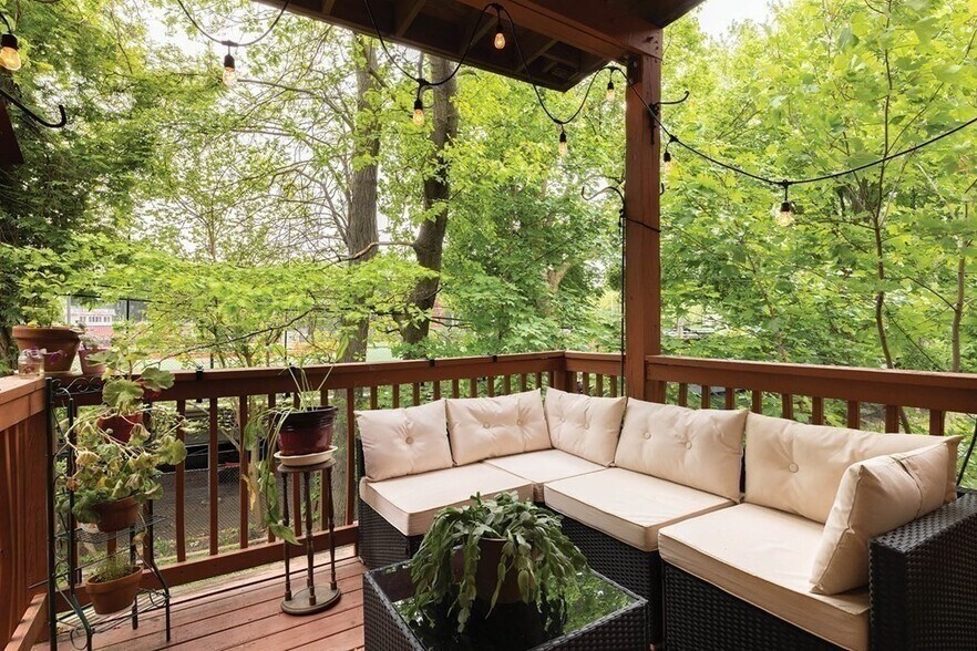 Building Photo - 16 Kent Sq