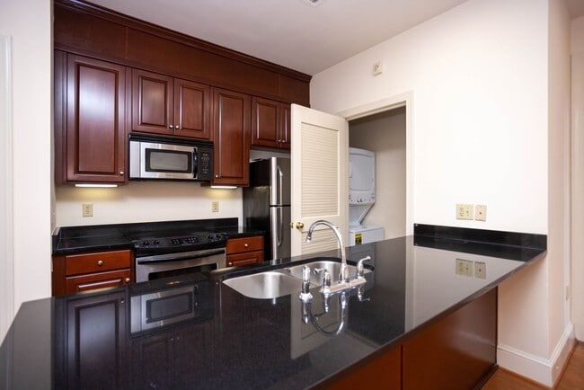 Building Photo - Leo's Path #1G