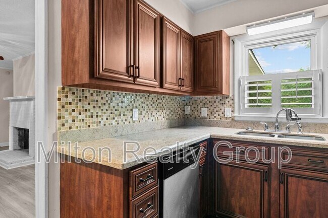 Building Photo - 6203 Vigilante Ct