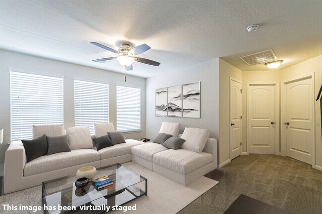 Building Photo - 133 Buckthorn Dr