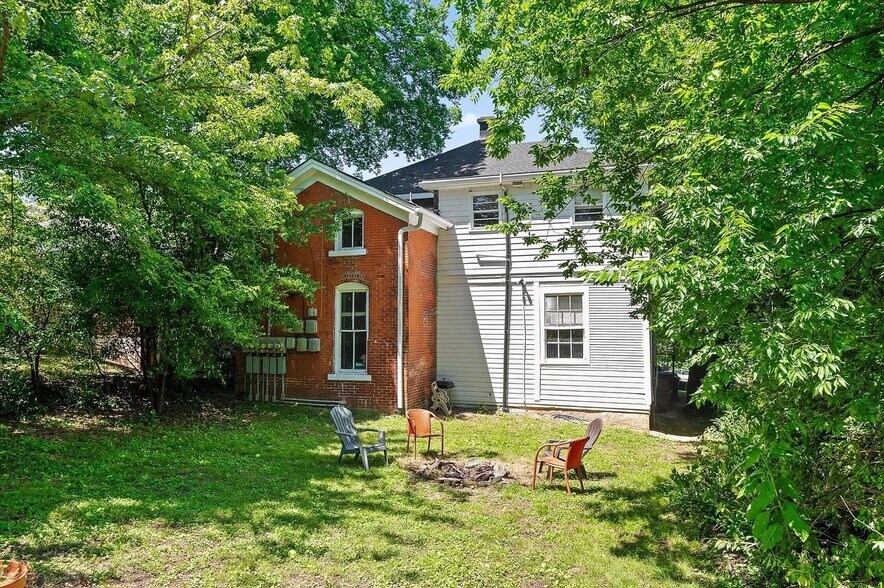 Building Photo - 938 Fort Wood St